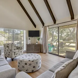 https://breezy-miramar-beach-condo-less-than-1-mi-to-beach.hotels-destin.com